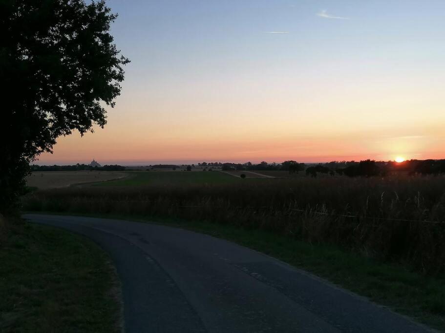 Sunset Family Guesthouse Mont Saint Michel Ceaux ภายนอก รูปภาพ